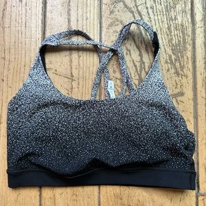 ⭐️ Lululemon Energy Bra - Size 8, Never Worn ⭐️